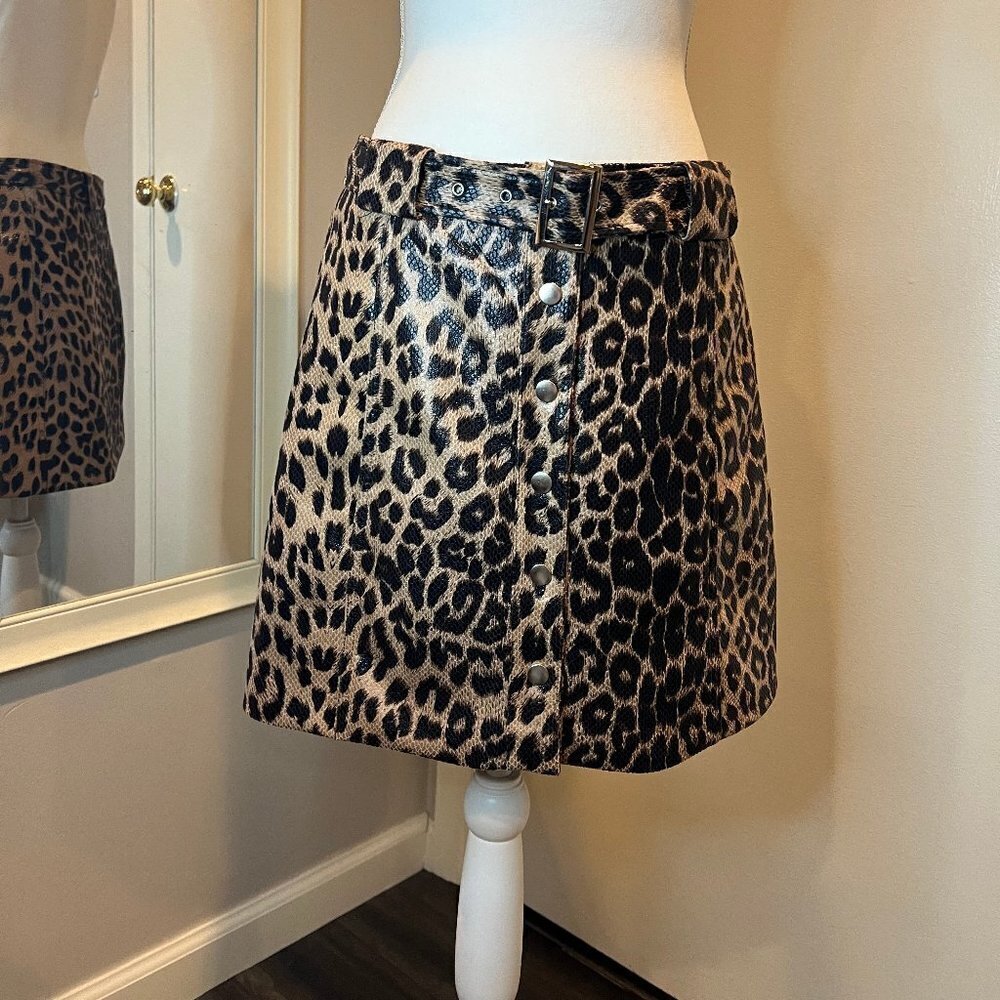 Know One Cares Shiny Cheetah belted mini skirt, Size Large